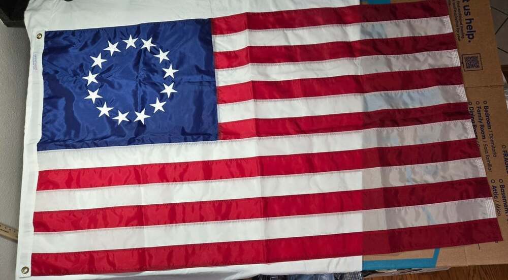 Annin Flagmakers NYL-GLO Betsy Ross Flag 3x5ft Nylon 13 Stars US